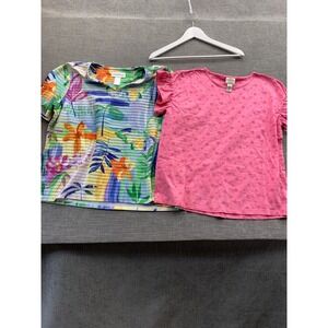 Lot Of 2 T Shirt Women Large Multicolor Floral Print Casual Modern Everyday Wear